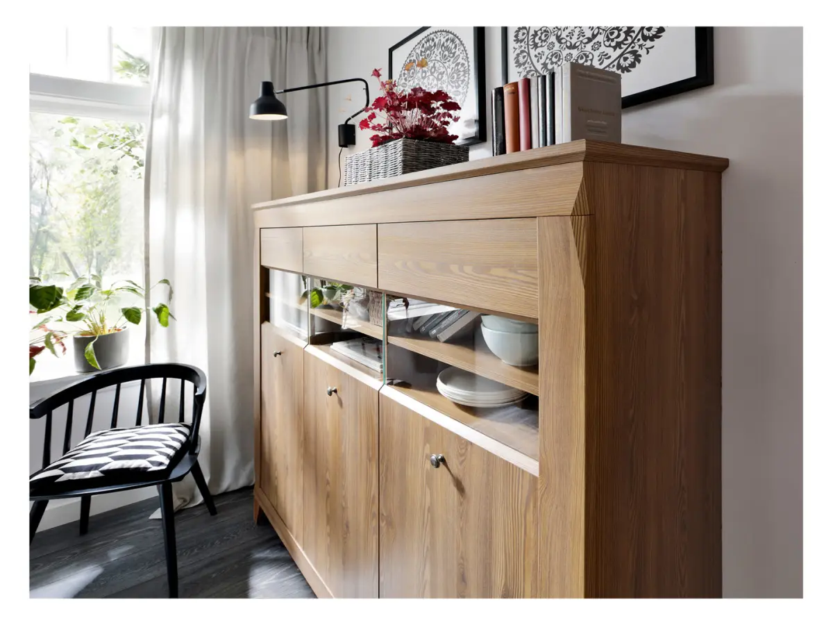 Vitrina Bergen 156 cm con 3 puertas alerce sibiu dorado