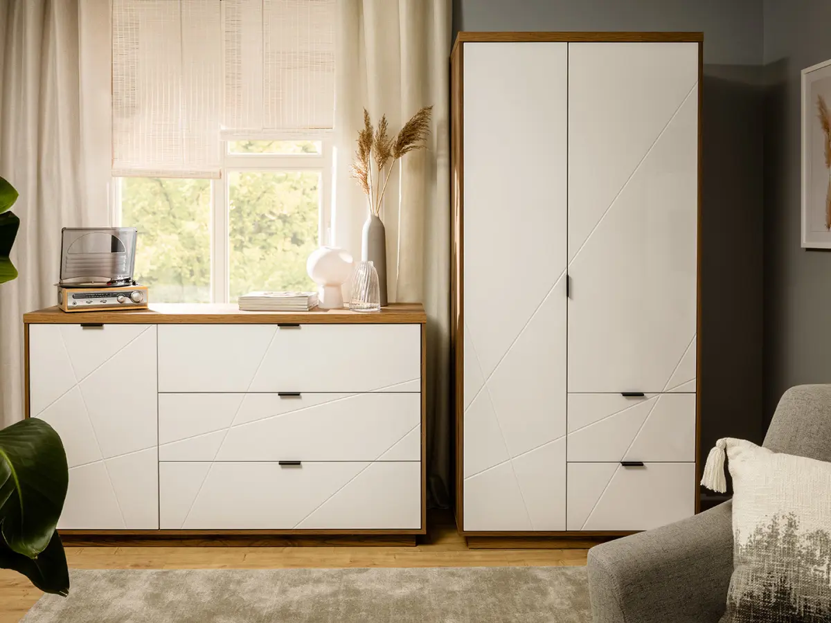Cómoda Forn 156 cm con puertas y 3 cajones roble delano oscuro/blanco brillo