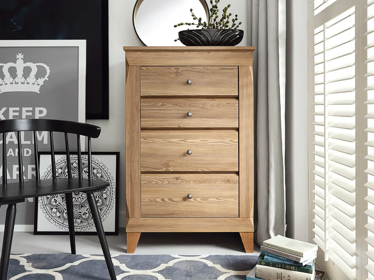 Cómoda Bergen 72 cm con 4 cajones alerce sibiu dorado