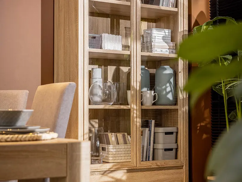 Vitrina Kaspian 90 cm con 2 puertas y 2 cajones roble sonoma