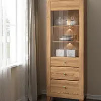 Vitrina Bergen 72 cm con puertas y 2 cajones alerce sibiu dorado