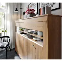 Vitrina Bergen 156 cm con 3 puertas alerce sibiu dorado