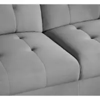 Sofá de dos plazas Doria con arcón de terciopelo gris