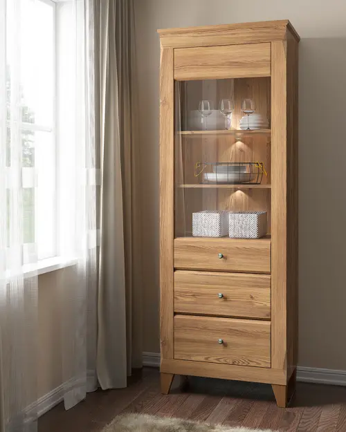 Vitrina Bergen 72 cm con puertas y 2 cajones alerce sibiu dorado